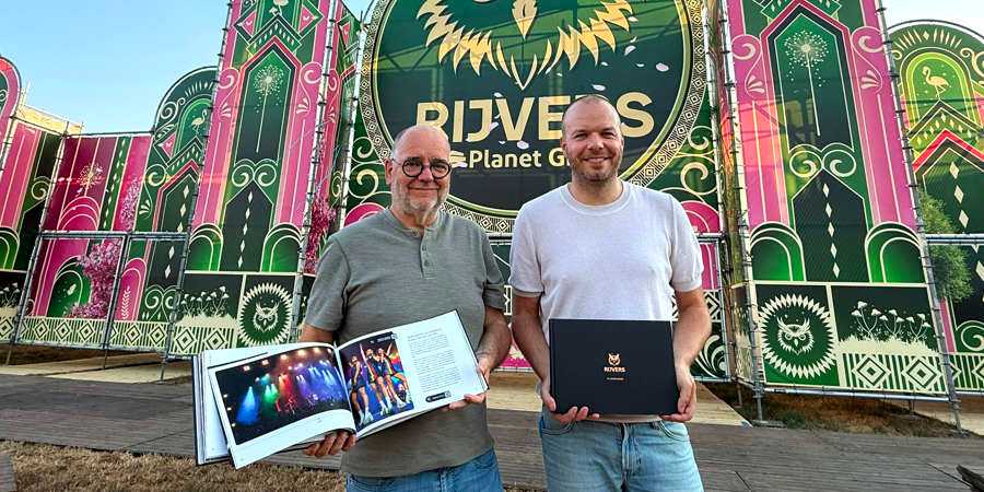 Boek 10 jaar Rijvers festival