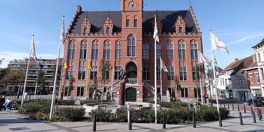 Maldegem centrum stadhuis